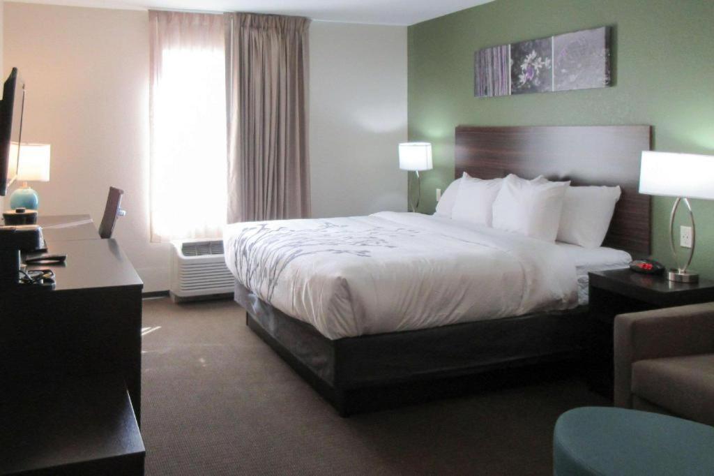 Klamoya Sleep Inn&Suites Chiloquin Bagian luar foto