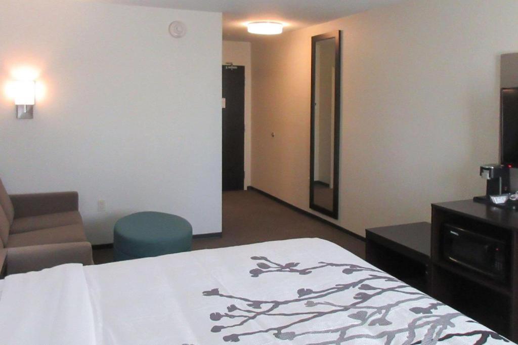 Klamoya Sleep Inn&Suites Chiloquin Bagian luar foto
